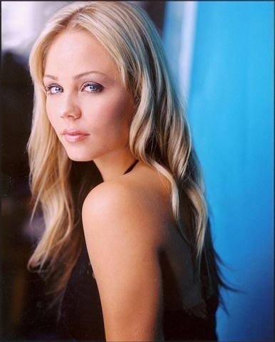 Laura Vandervoort photos