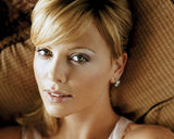 charlize1701280x1024.jpg