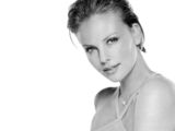 charlize31024x768.jpg