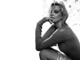 charlize811600x1200.jpg